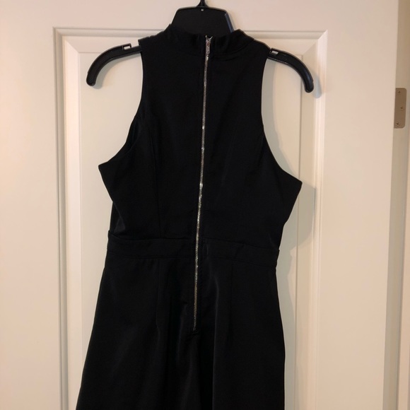 Deep Neck Black Romper - Picture 2 of 3